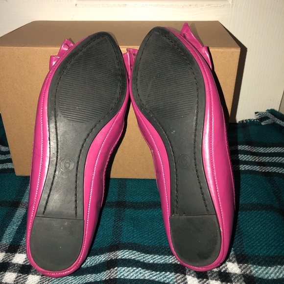 Pink Pointy toe bow flats with gold inside. - Picture 3 of 3
